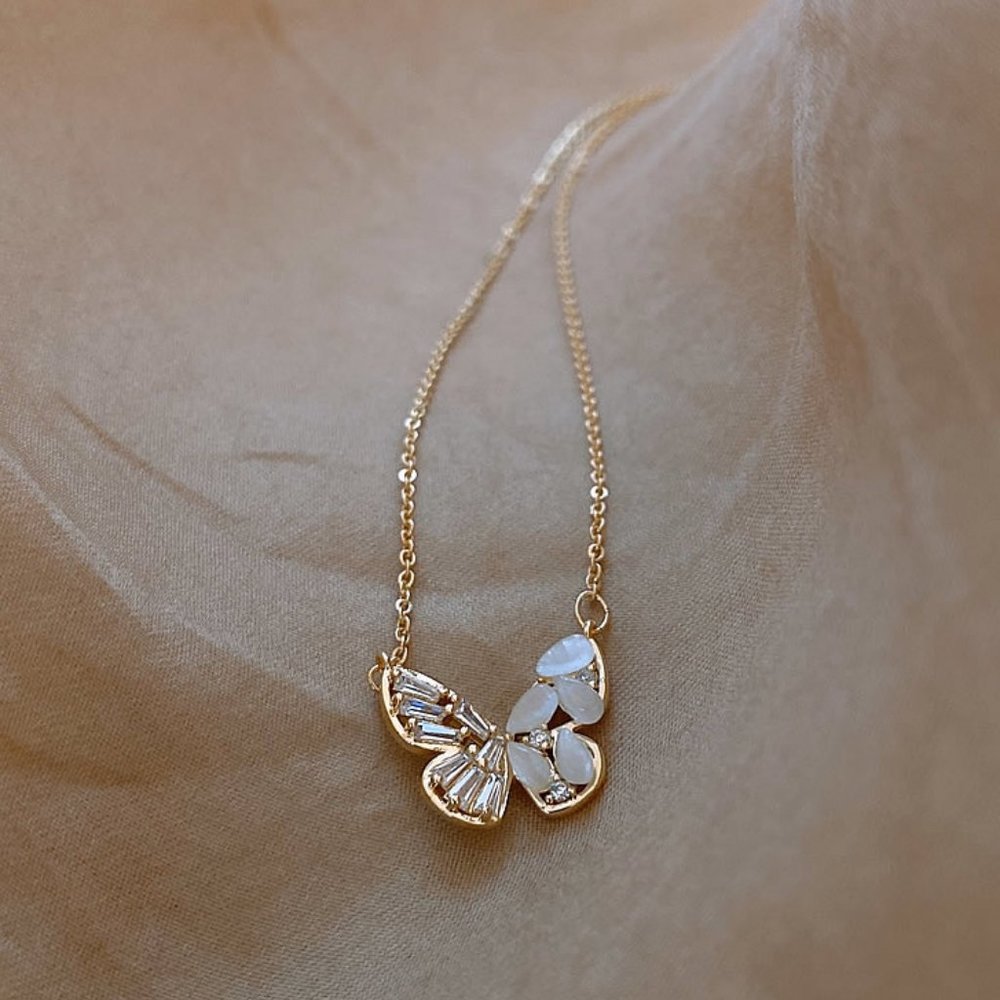 GOLICC Golden Butterfly Necklace